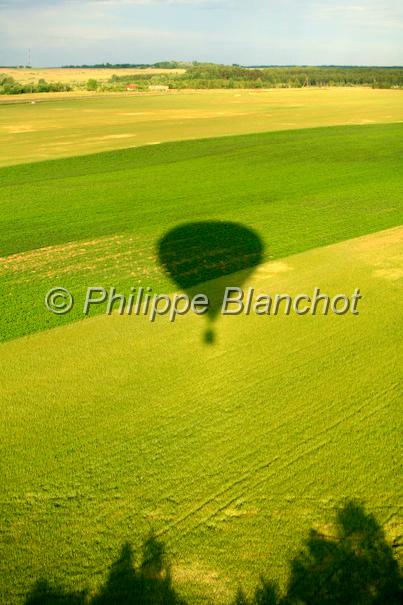 lituanie kernave 8.JPG - Vol en montgolfiËre avec Arvydas Dirmeikis, organisateur de baptÍmes de l'airKernavÈ, Lituanie